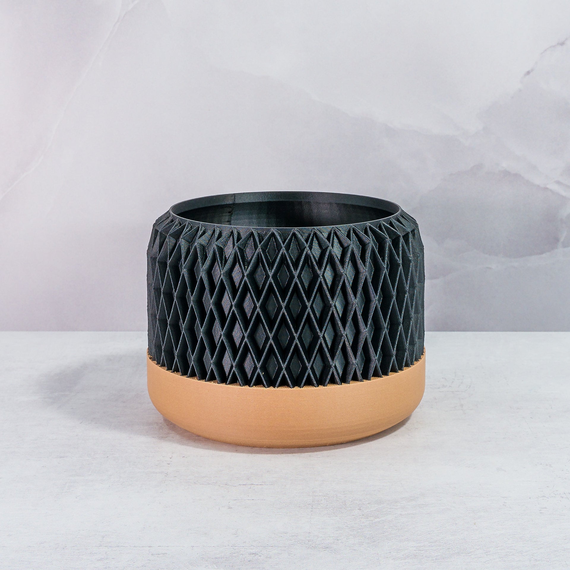 Front Facing: "DIAM planter with wood base and carbon fibre pattern, front view."
